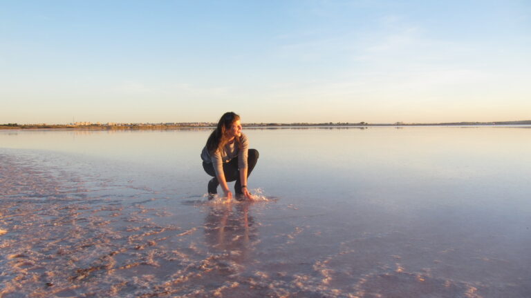 Różowa laguna w Torrevieja na Costa Blance jesienią