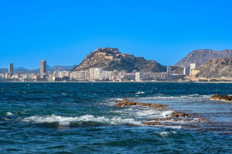 Panorama Alicante z zamkiem Santa Bárbara, Costa Blanca po polsku